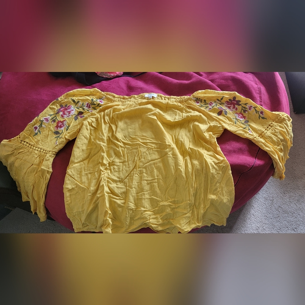 Umgee Yellow Blouse with Floral Embroidery
